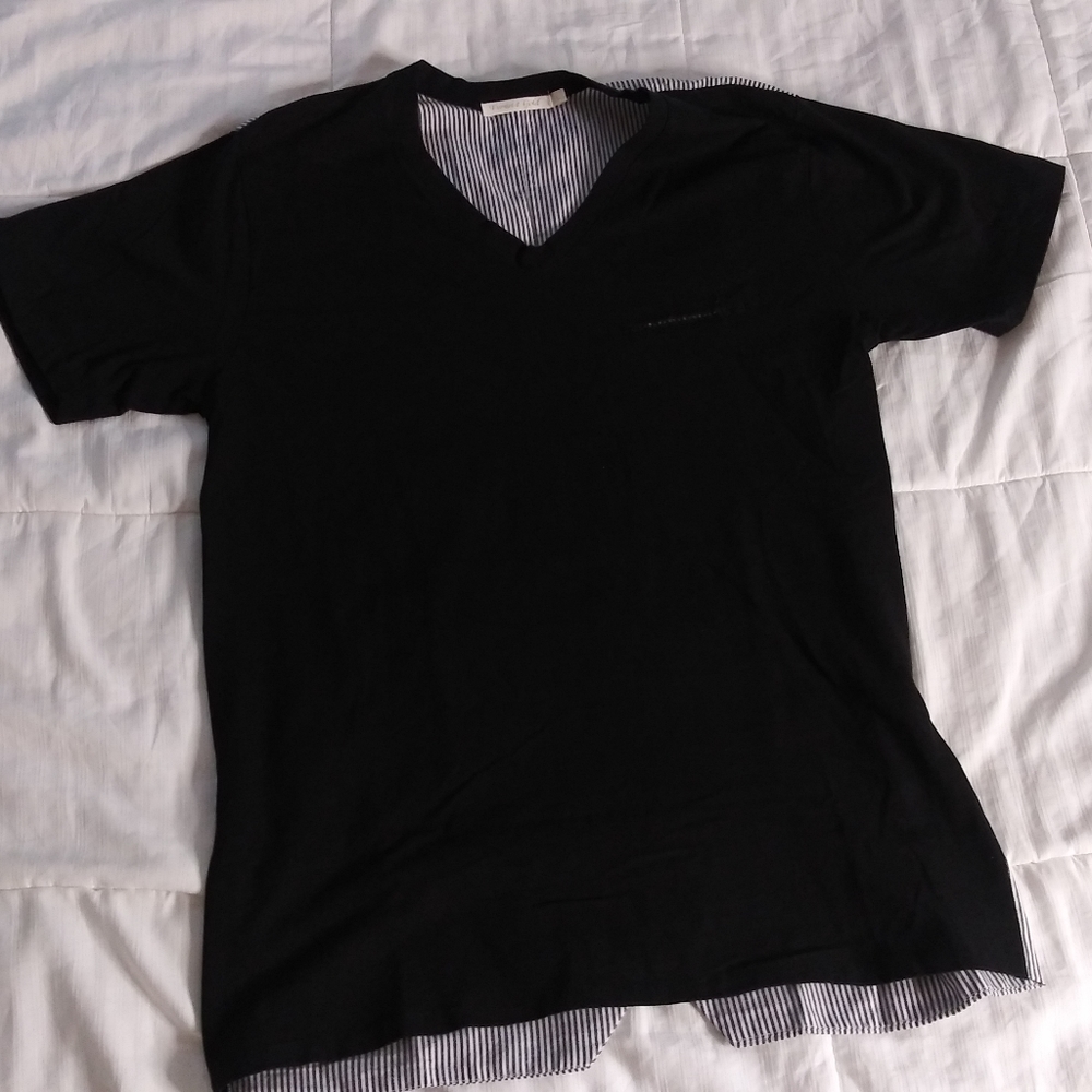 Men's Twoce black v-neck shirt